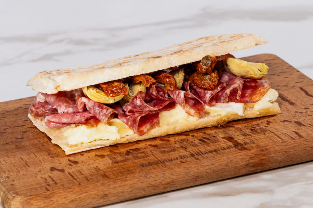Milano e i suoi due cuori: il Derby gastronomico firmato De Santis
